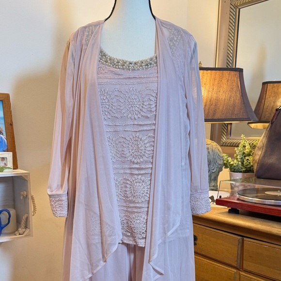 R & M Richards Pink Palazzo Pantsuit with Asymmetrical Layered Design - Picture 2 of 6